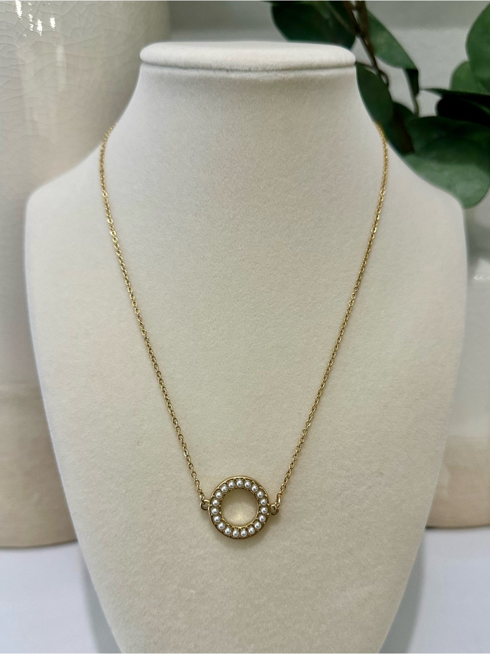 Gold Tone Circle Pearl Pendant Necklace